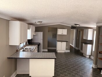 Photo of For Sale: 3-bedroom, 2-bathroom |  Mediapolis 33