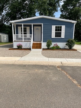 Thumbnail of mobile home