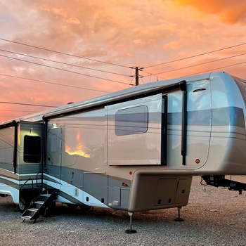 Thumbnail of RV
