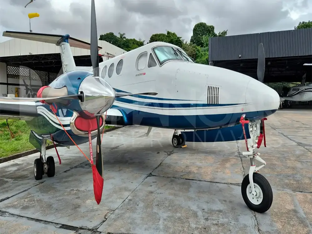 7790/beechcraft-king-air-250-2015-flightmarket-id-7790-34241.webp
