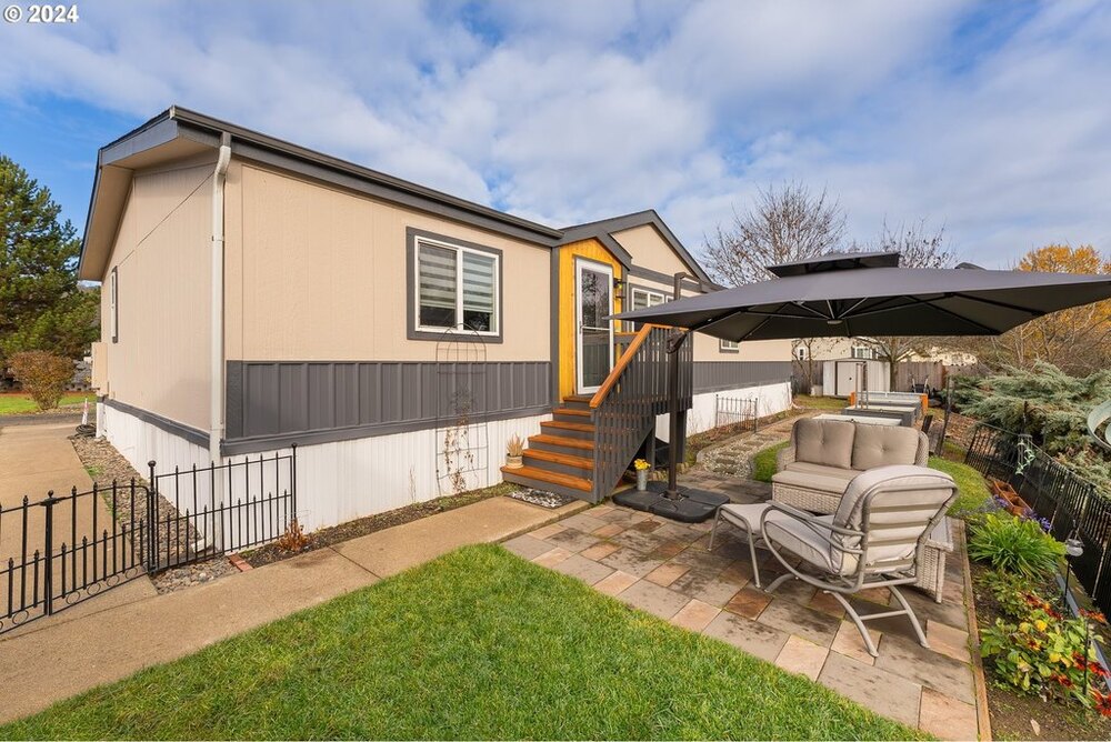 Photo of Mobile Home