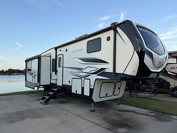 Thumbnail of RV