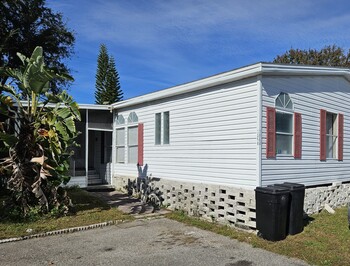 Thumbnail of mobile home