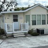 Mobile Home for Sale: 1 Bed 1 Bath 1994 Oakw