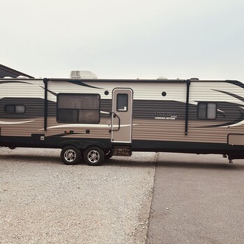 Thumbnail of RV