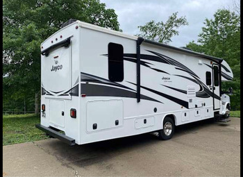 Thumbnail of RV