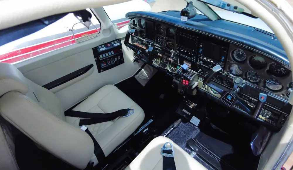 7690/neiva-piper-emb-810c-seneca-ii-1980-flightmarket-id-7690-41143.webp