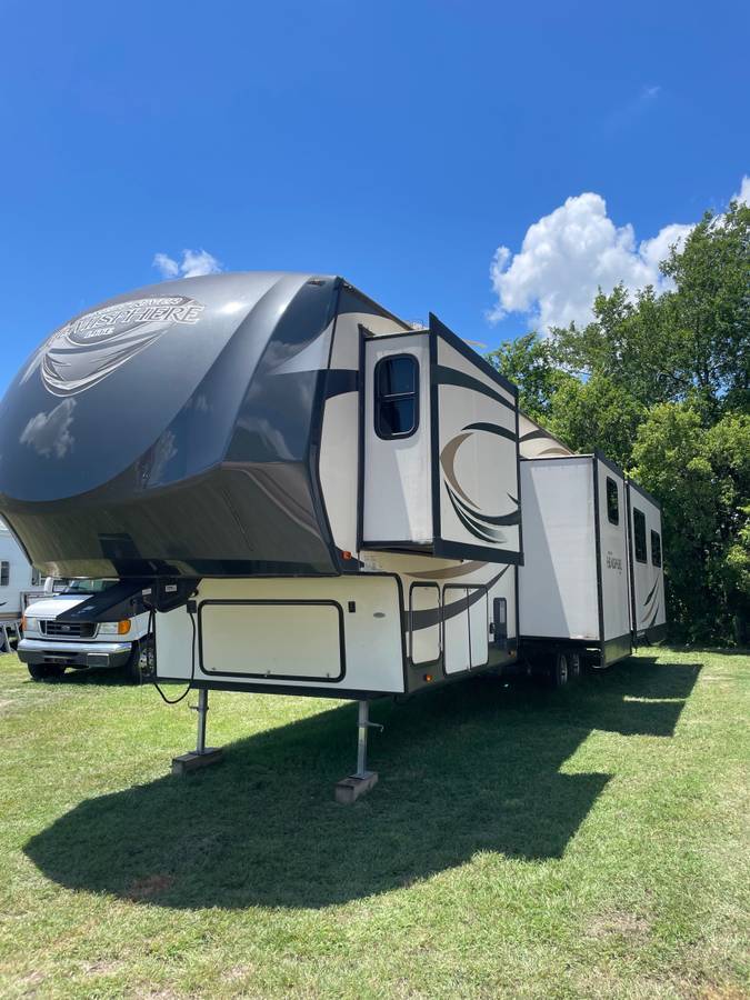 Photo of Rv