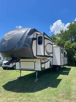 Photo of Rv