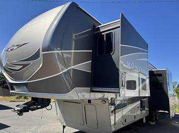 Thumbnail of RV