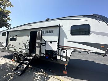 Thumbnail of RV