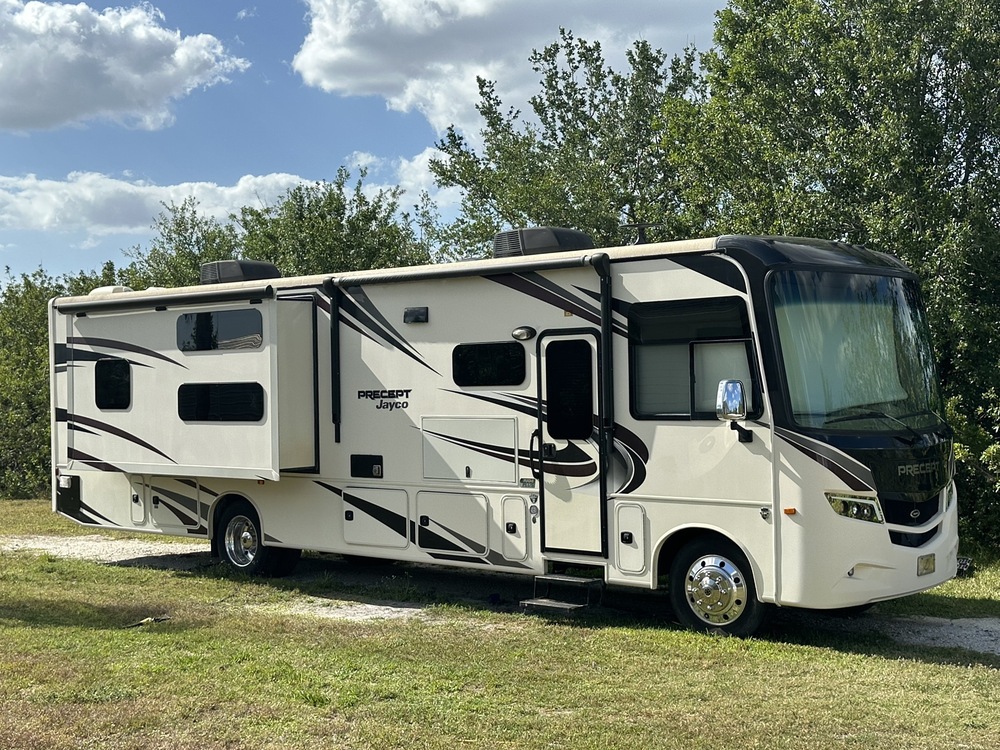 Photo of Rv