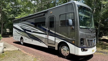 Thumbnail of RV