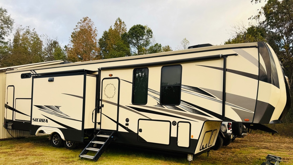 Photo of Rv
