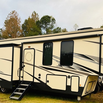 Thumbnail of RV