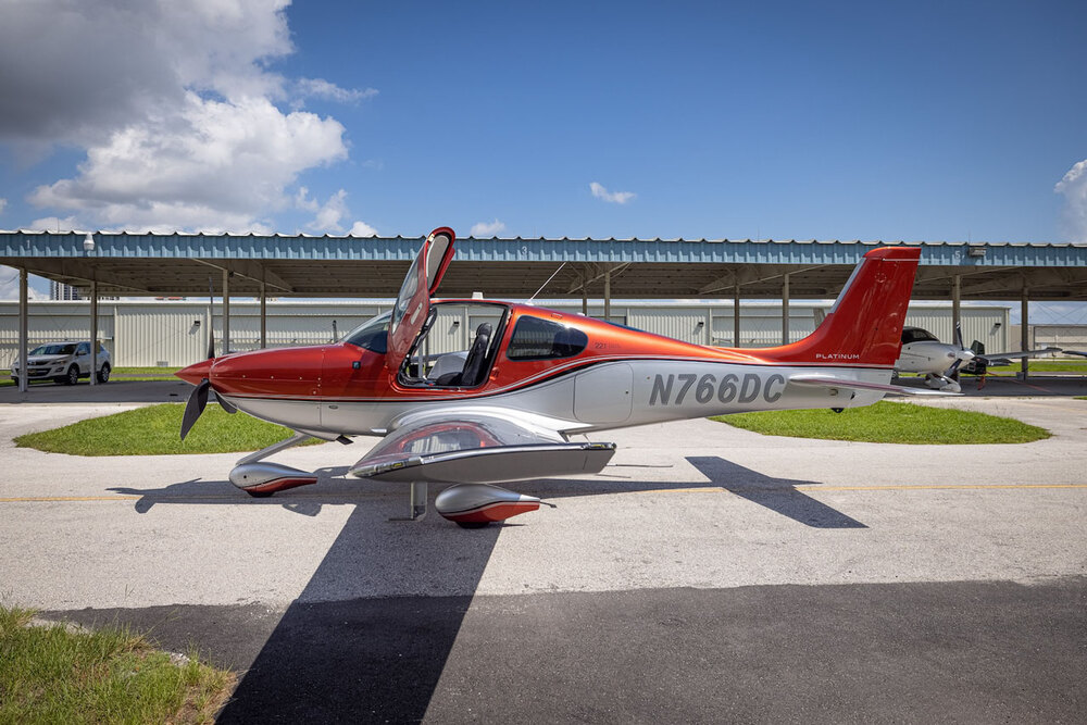 N766DC-2.jpg