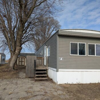Thumbnail of mobile home