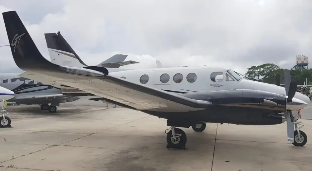 7295/beechcraft-king-air-c90gtx-2011-flightmarket-id-7295-52353.webp
