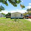 Mobile Home for Sale: 2 Bed 2 Bath 2006 Mobile Home