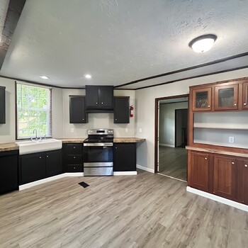 Photo of For Sale: 3-bedroom, 2-bathroom |  Centralia 32 