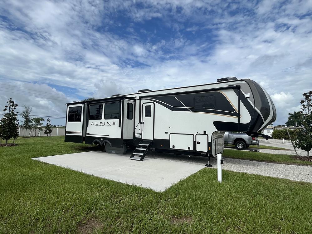 Photo of Rv