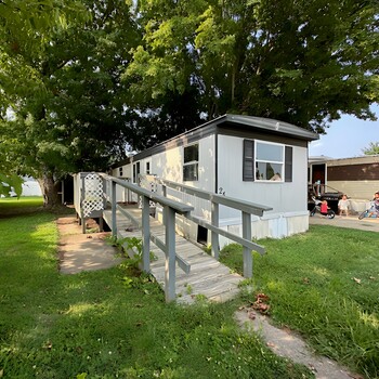 Thumbnail of mobile home