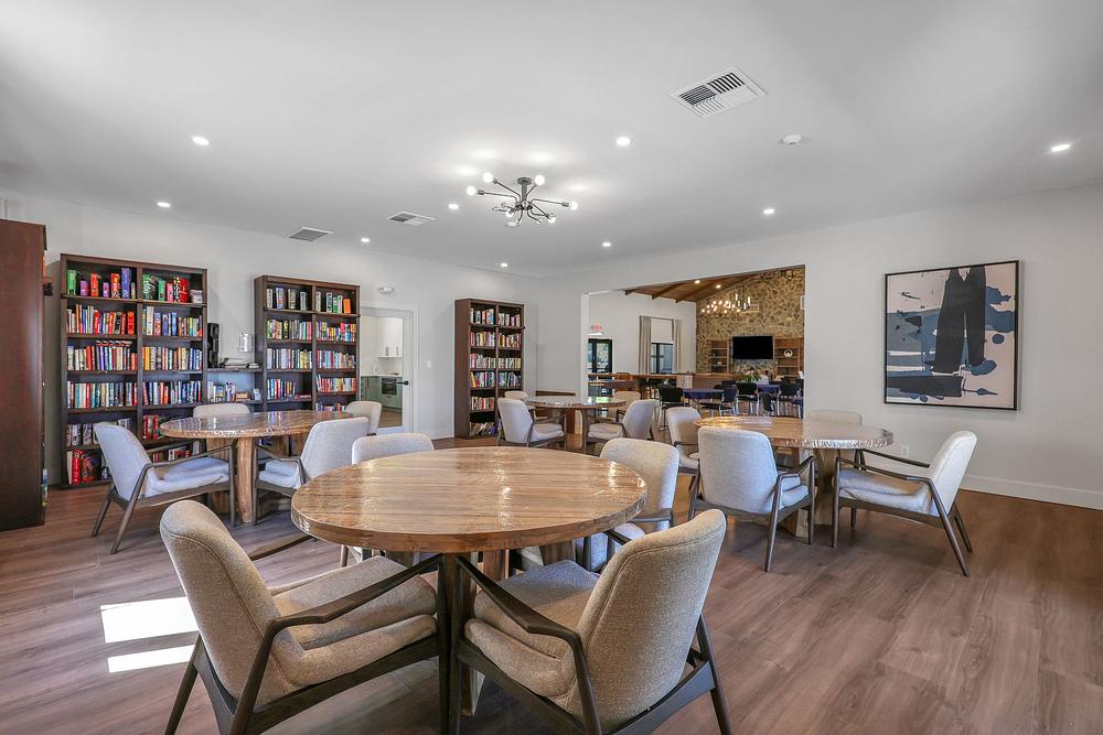 30 675 Parlanti Ln Sparks NV 89434 USA Dining room 0Z9A5162