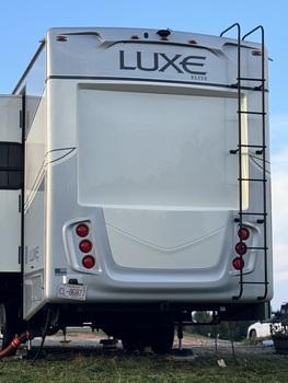 Thumbnail of RV