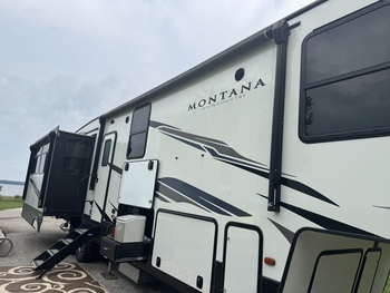 Thumbnail of RV