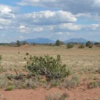 Thumbnail of mobile home lot