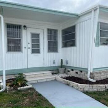 Thumbnail of mobile home