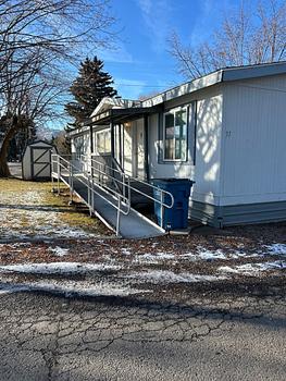 Thumbnail of mobile home