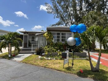 Thumbnail of mobile home