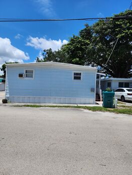 Thumbnail of mobile home