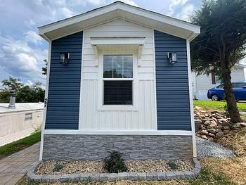 Thumbnail of mobile home