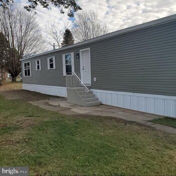 Thumbnail of mobile home