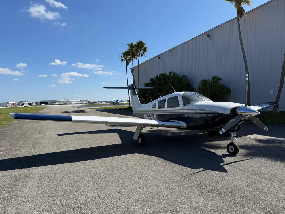 2077/piper-pa-28rt-201t-turbo-arrow-iv-1981-flightmarket-id-2077-36310.webp