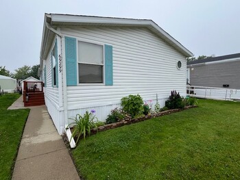Thumbnail of mobile home