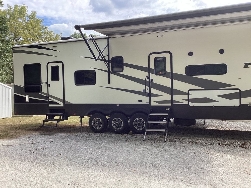 Photo of Rv