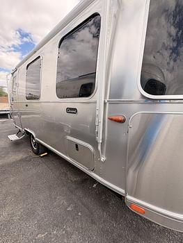 Thumbnail of RV