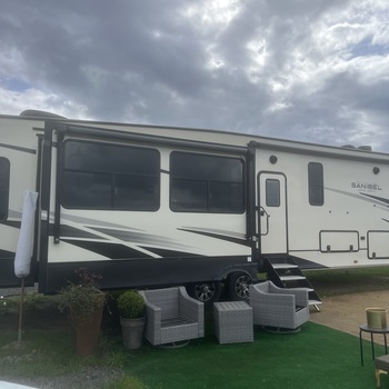 Thumbnail of RV