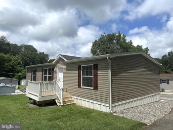 Thumbnail of mobile home