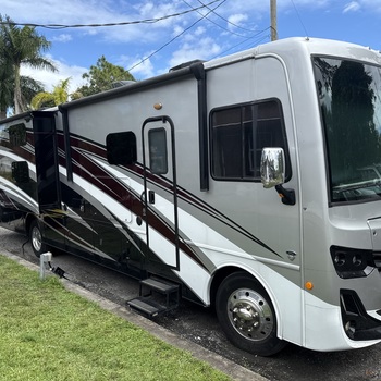 Thumbnail of RV