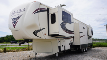 Thumbnail of RV