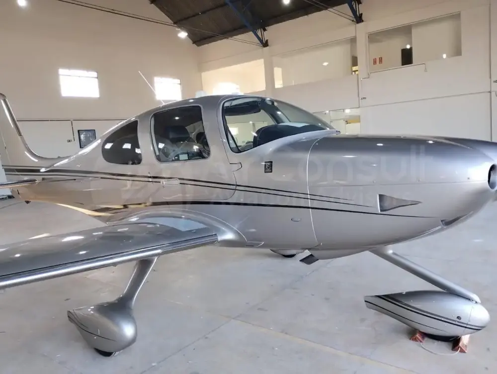 7161/cirrus-sr22-g5-turbo-2016-flightmarket-id-7161-00200.webp