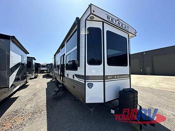 Thumbnail of RV