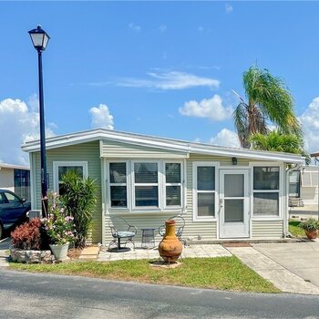 Thumbnail of mobile home