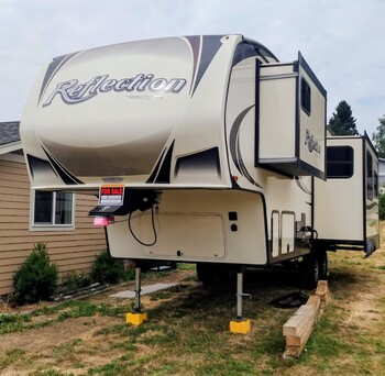 Thumbnail of RV