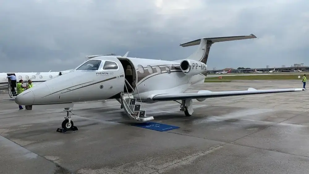 6494/embraer-phenom-100-2009-4-venda-flightmarket-1856.jpg