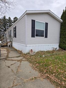 Photo of Very clean 3 bedroom mobil home